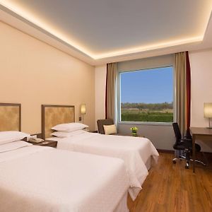 Premier Room Twin Bed